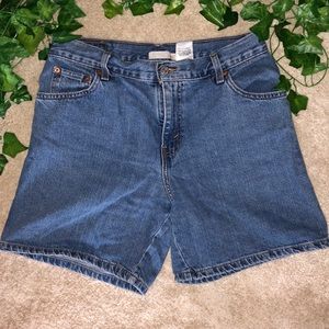 Levi’s Relaxed Mom Shorts High Waisted Size 10